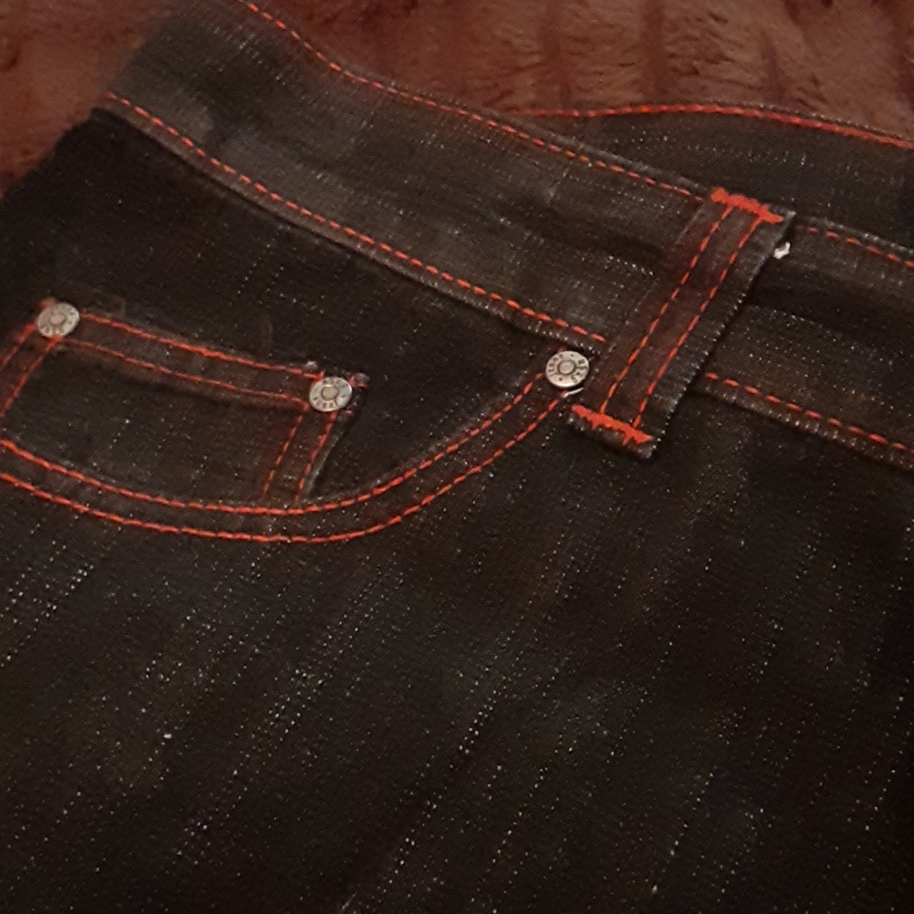 Shorts - Picture 3 of 3